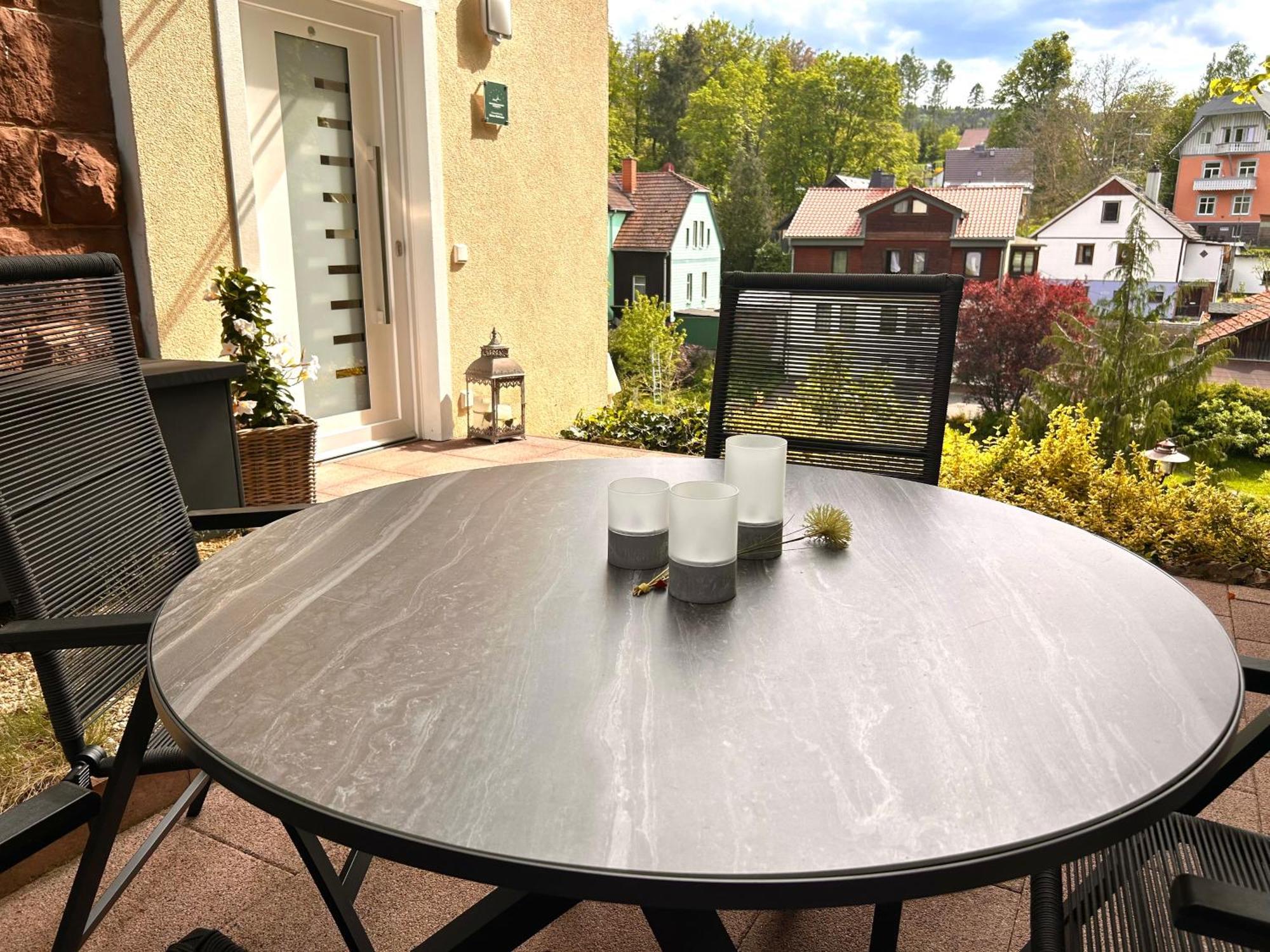 Traum-ferienwohnungen Georgenthal Apartment *